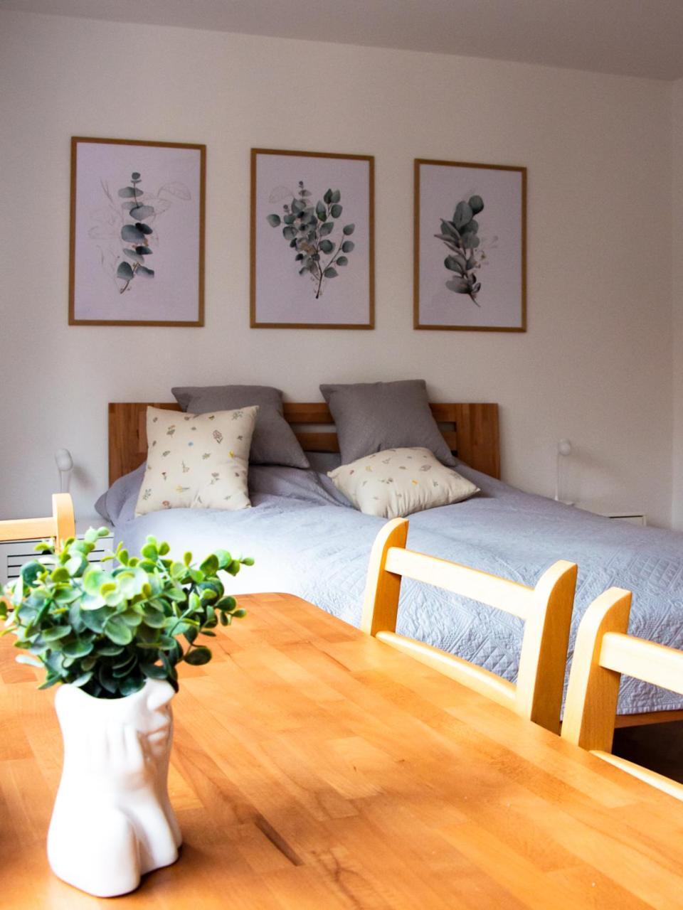 Cheyf Modern In Center Apartment
