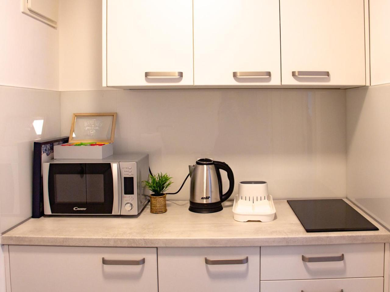 Cheyf Modern In Center Apartment